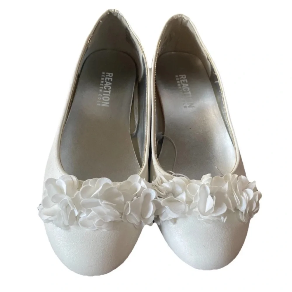 Kenneth Cole Reaction Girls Size 1 Vote White Flower Girl Wedding Ballet Flats
